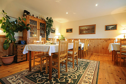 Lough Dan House, Oldbridge. County Wicklow | Dining room in Lough Dan House