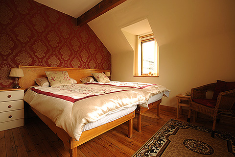 Lough Dan House, Oldbridge. County Wicklow | Twin bedroom in Lough Dan House